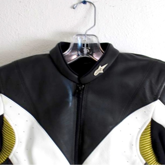 Alpine Start Stella Black
Leather Motorcycle Jacket size (2) Small - Picture 4 of 7